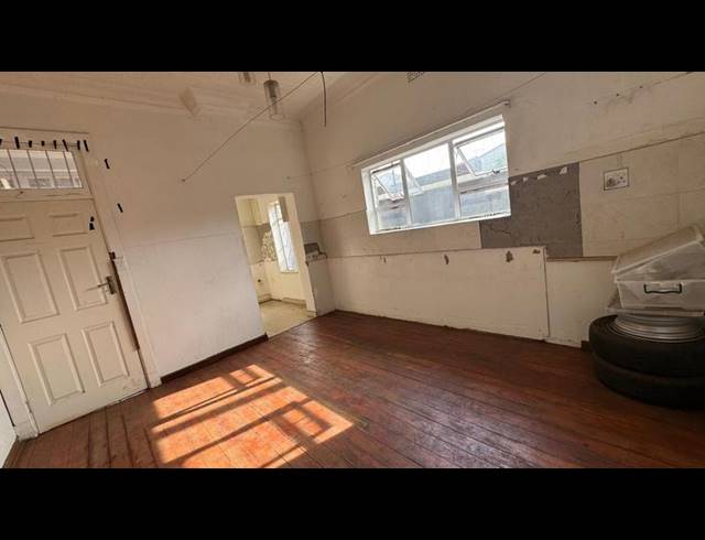 4 BEDROOM HOUSE FOR SALE IN KENSINGTON